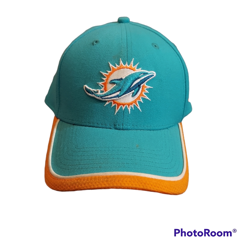 Miami Hat football team Size MEDIUM-LARGE